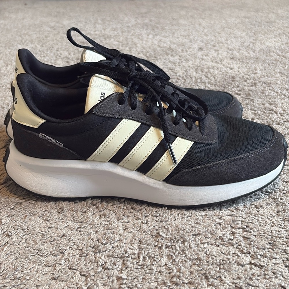 Adidas run 70s sneakers